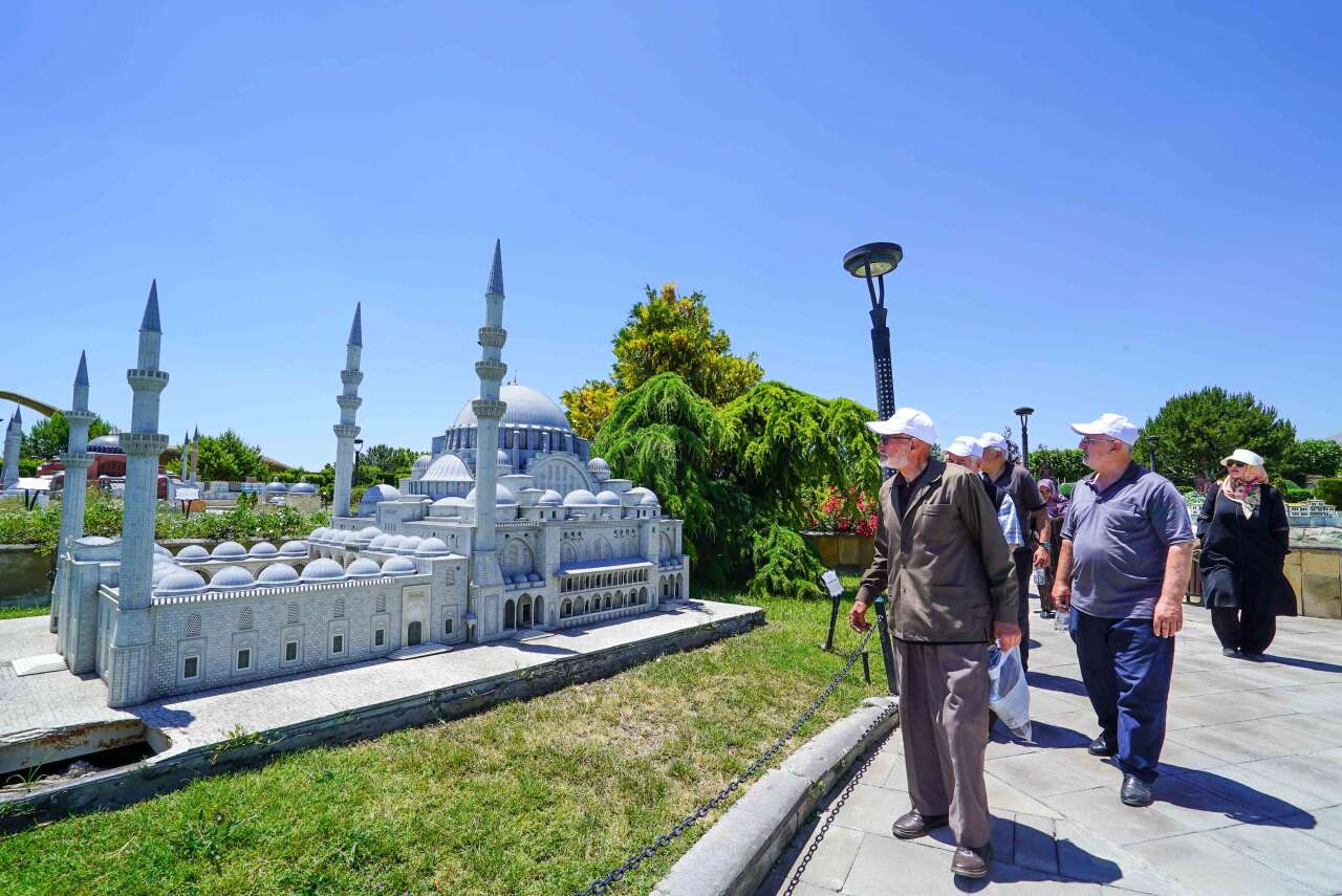Meram Belediyesi’nden 60 yaş üstüne yaz hediyesi! Gezi turları başladı 1